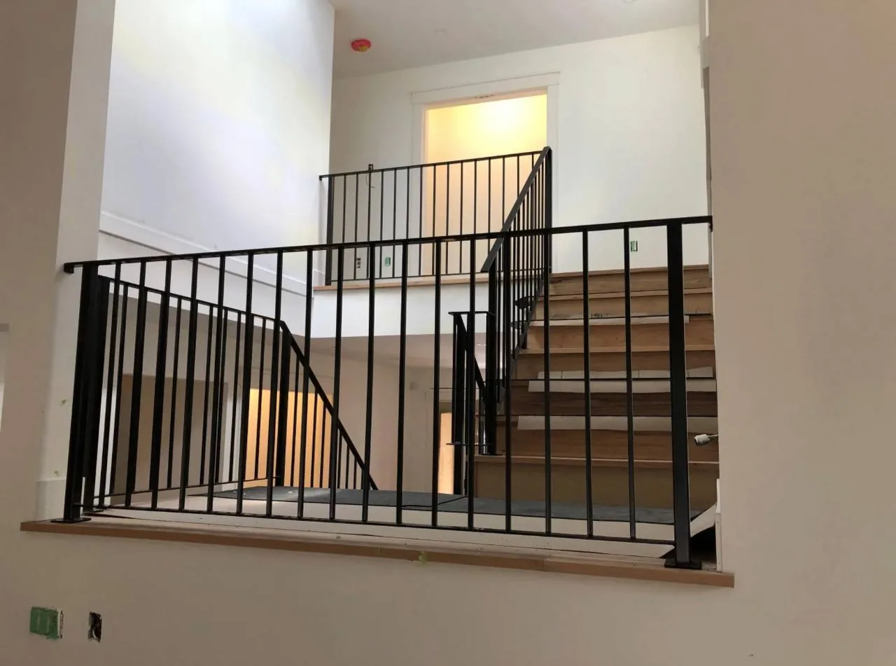 Interior Railing IR-08